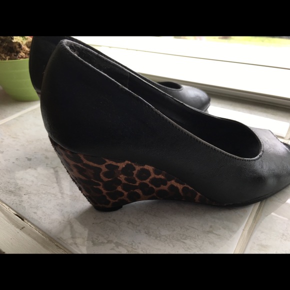 Shoes - Picture 4 of 10